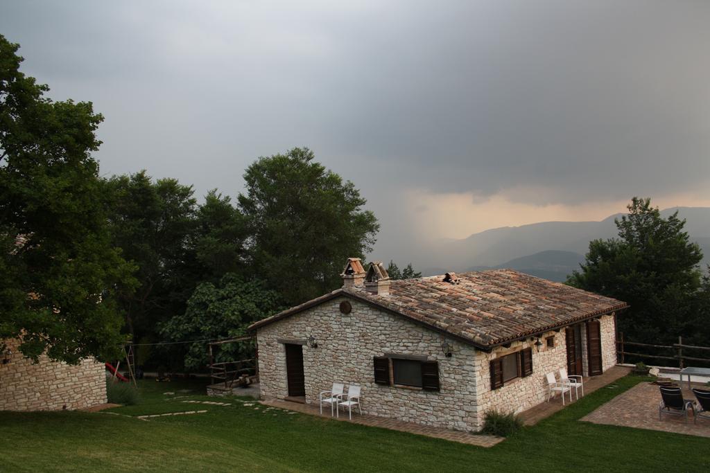Agriturismo Valdifiori Sassoferrato Buitenkant foto