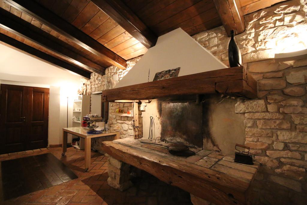 Agriturismo Valdifiori Sassoferrato Buitenkant foto